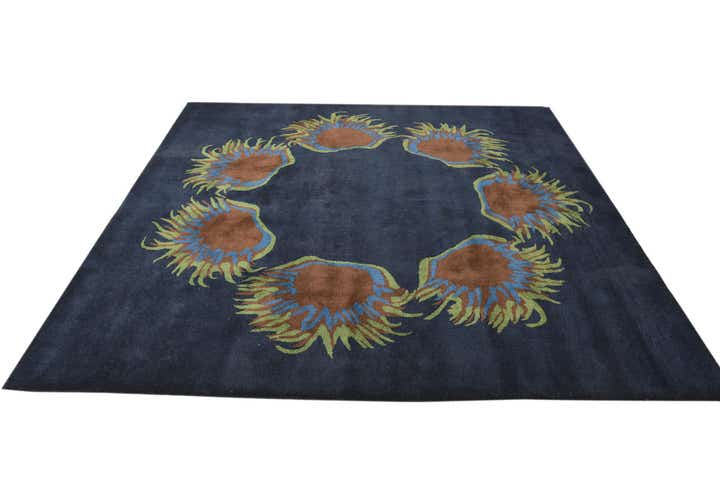 7' 5 x 7' 7 Luna Square Rug