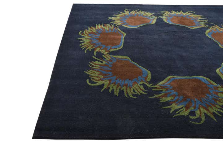 7' 5 x 7' 7 Luna Square Rug