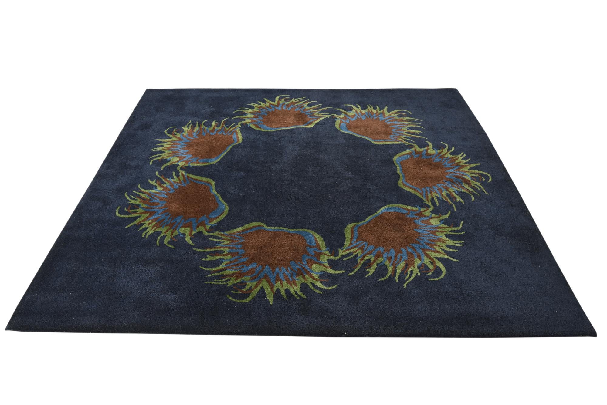 7' 6 x 7' 7 Luna Square Rug