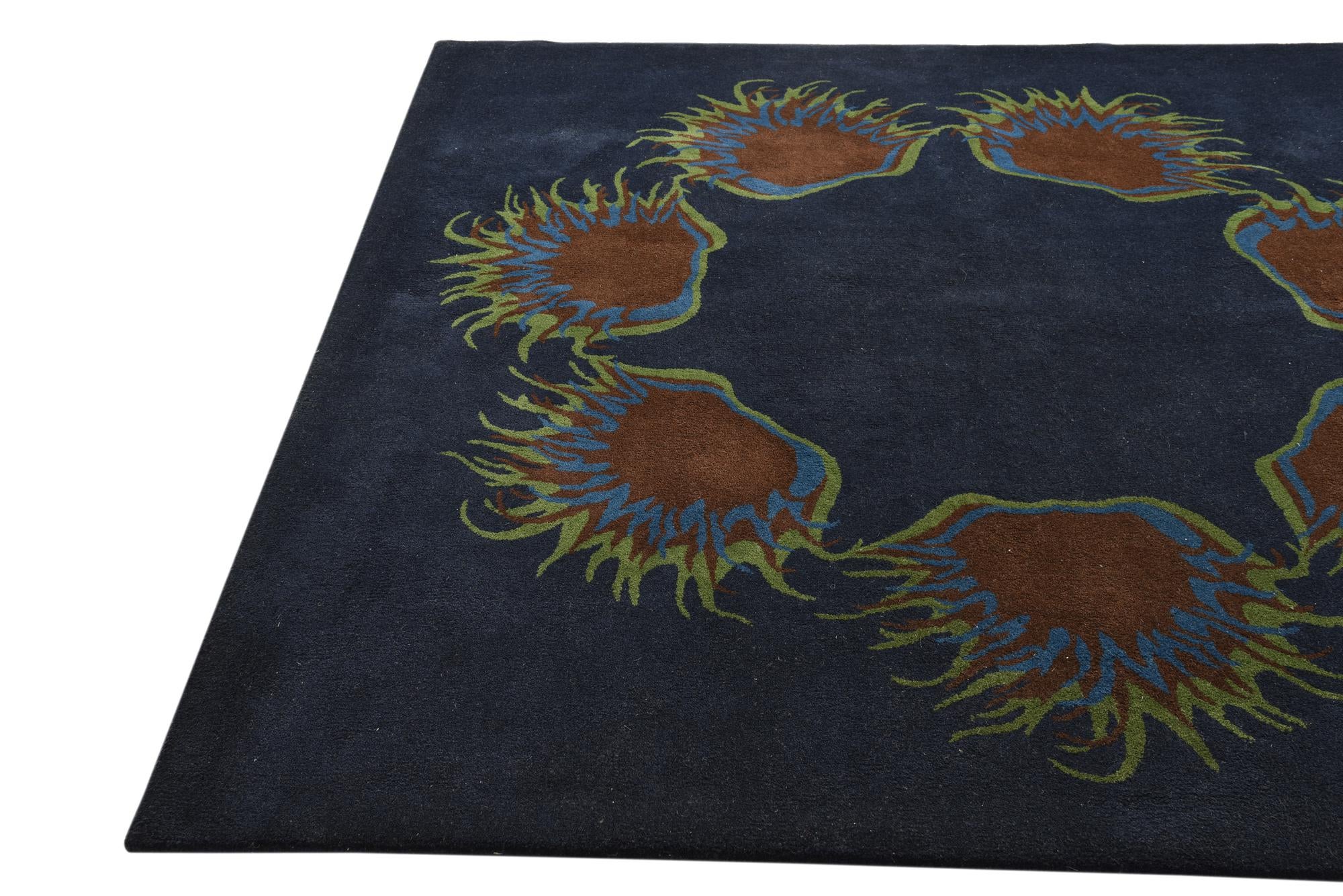7' 6 x 7' 7 Luna Square Rug