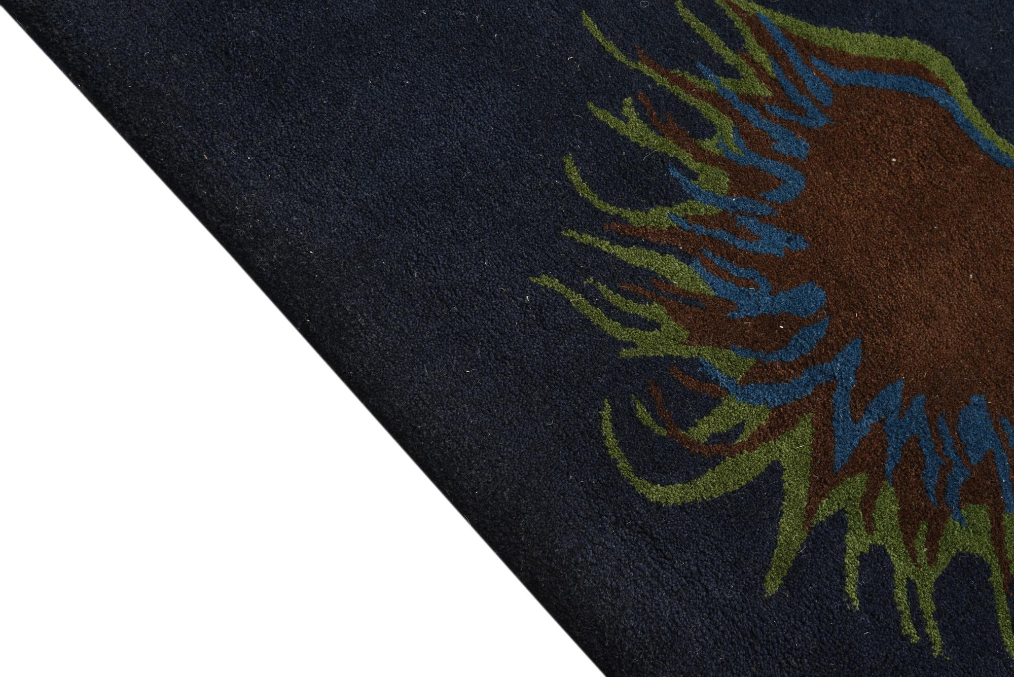 7' 6 x 7' 7 Luna Square Rug