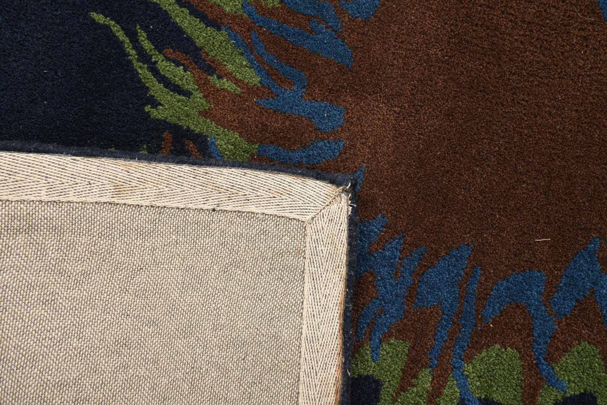 7' 6 x 7' 7 Luna Square Rug