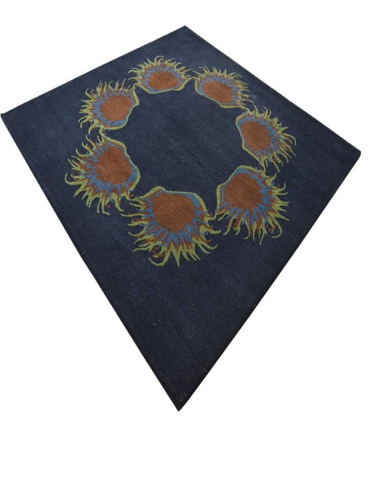 Detail image of 7' 8 x 7' 8 Luna Square Rug