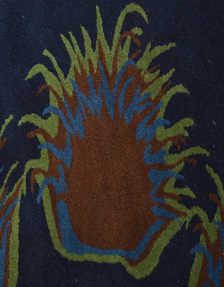 Detail image of 7' 8 x 7' 8 Luna Square Rug