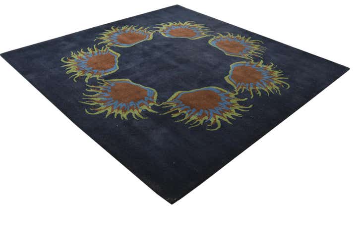 7' 6 x 7' 8 Luna Square Rug