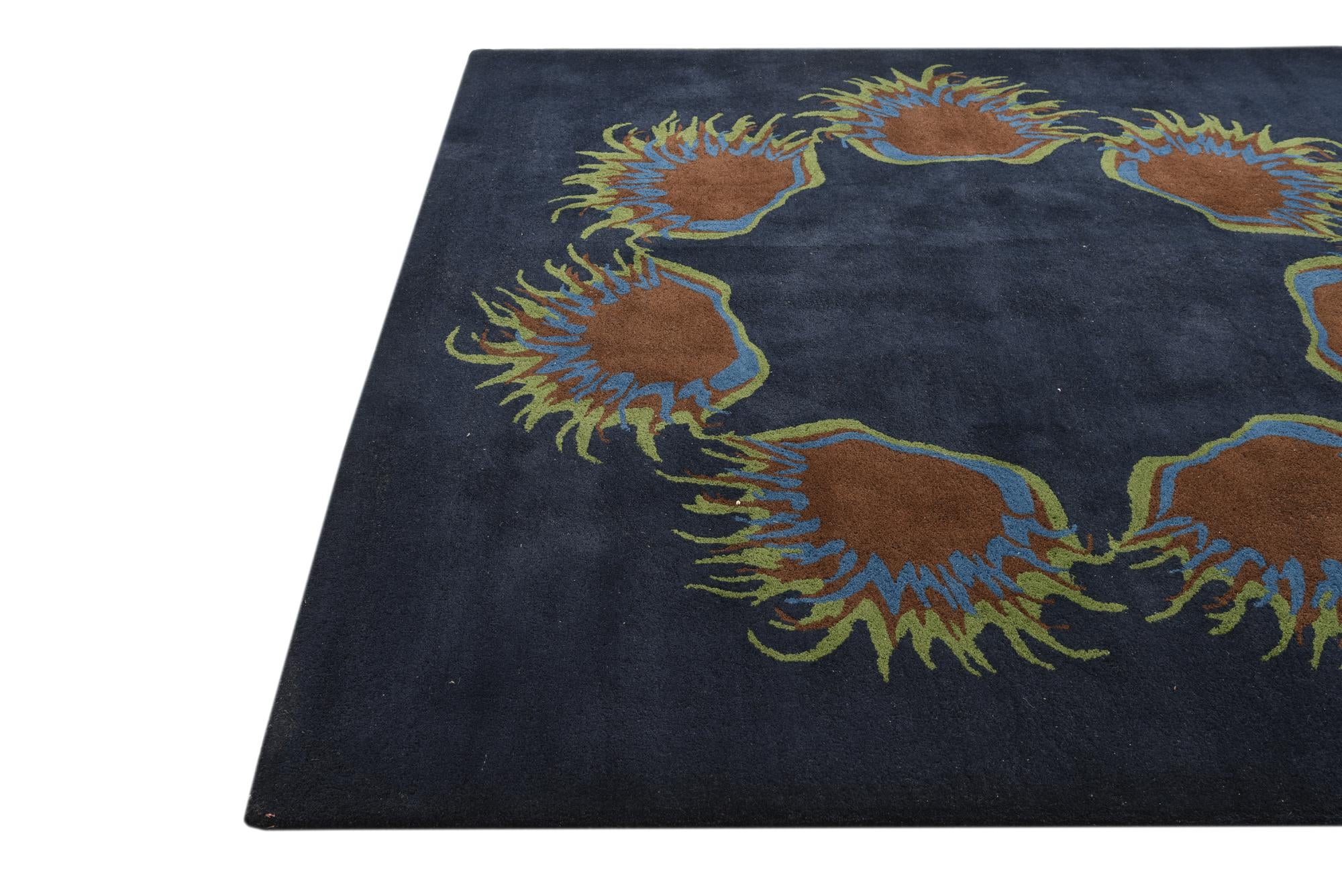 7' 6 x 7' 8 Luna Square Rug