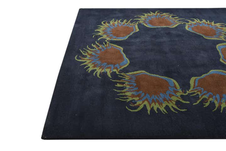 7' 6 x 7' 8 Luna Square Rug