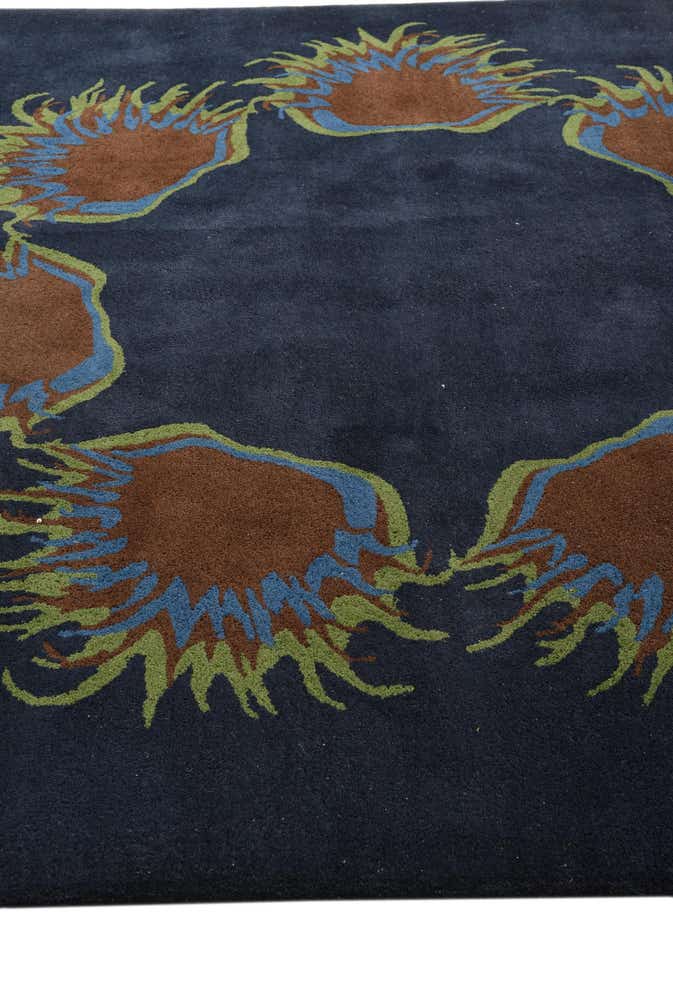 7' 6 x 7' 8 Luna Square Rug