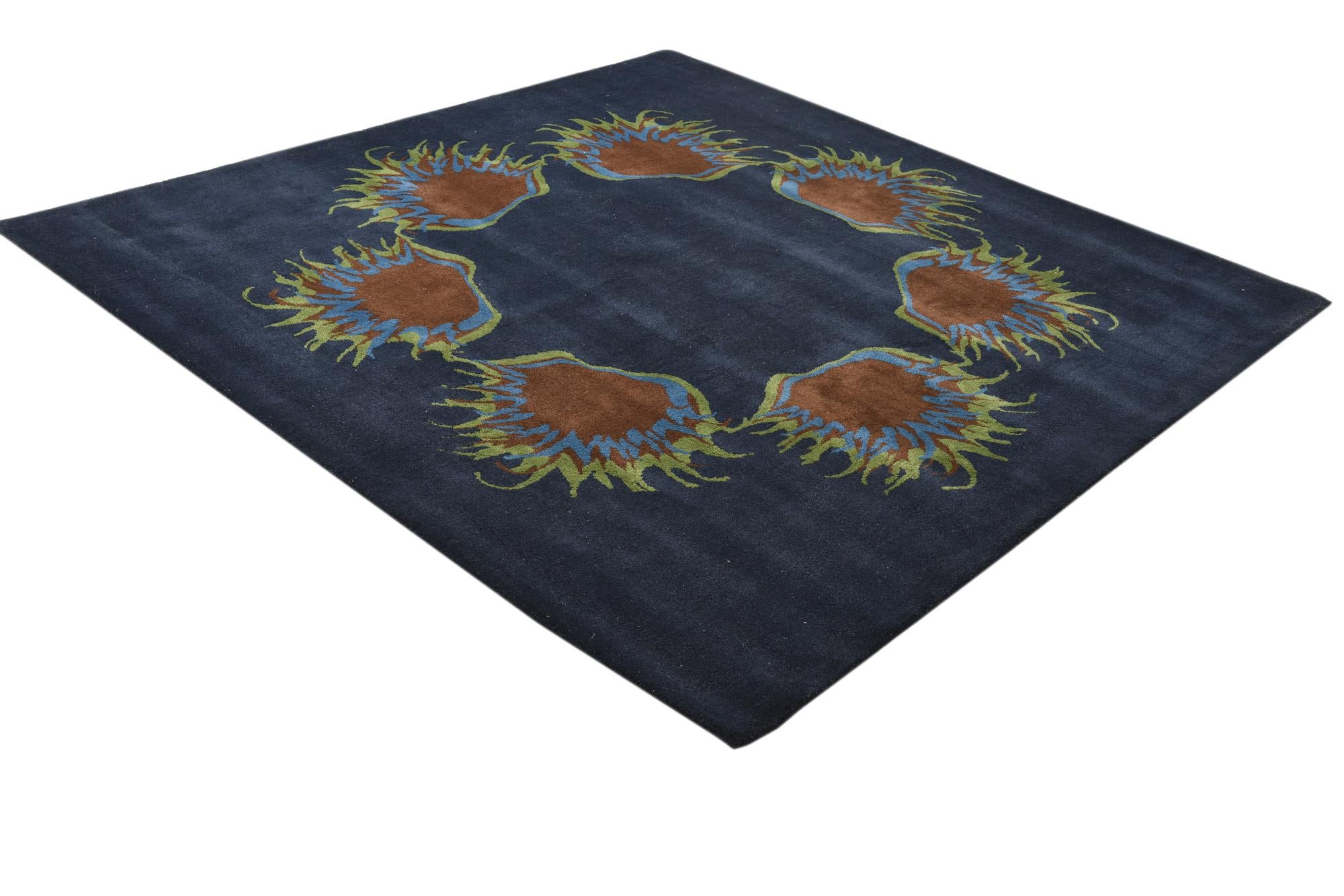 7' 6 x 7' 7 Luna Square Rug