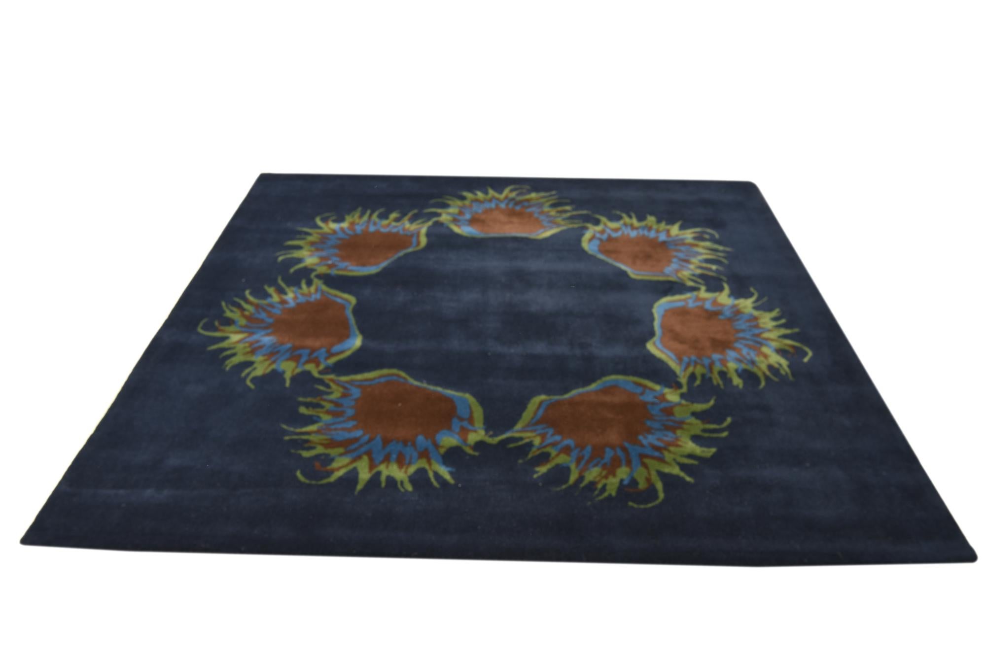 7' 6 x 7' 7 Luna Square Rug