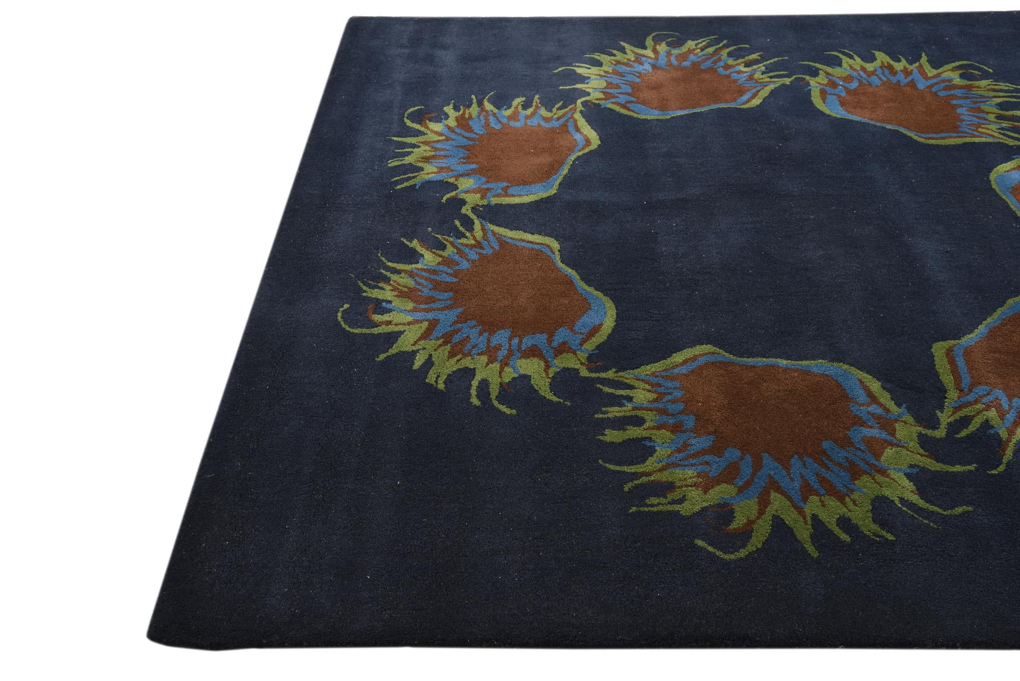 7' 6 x 7' 7 Luna Square Rug