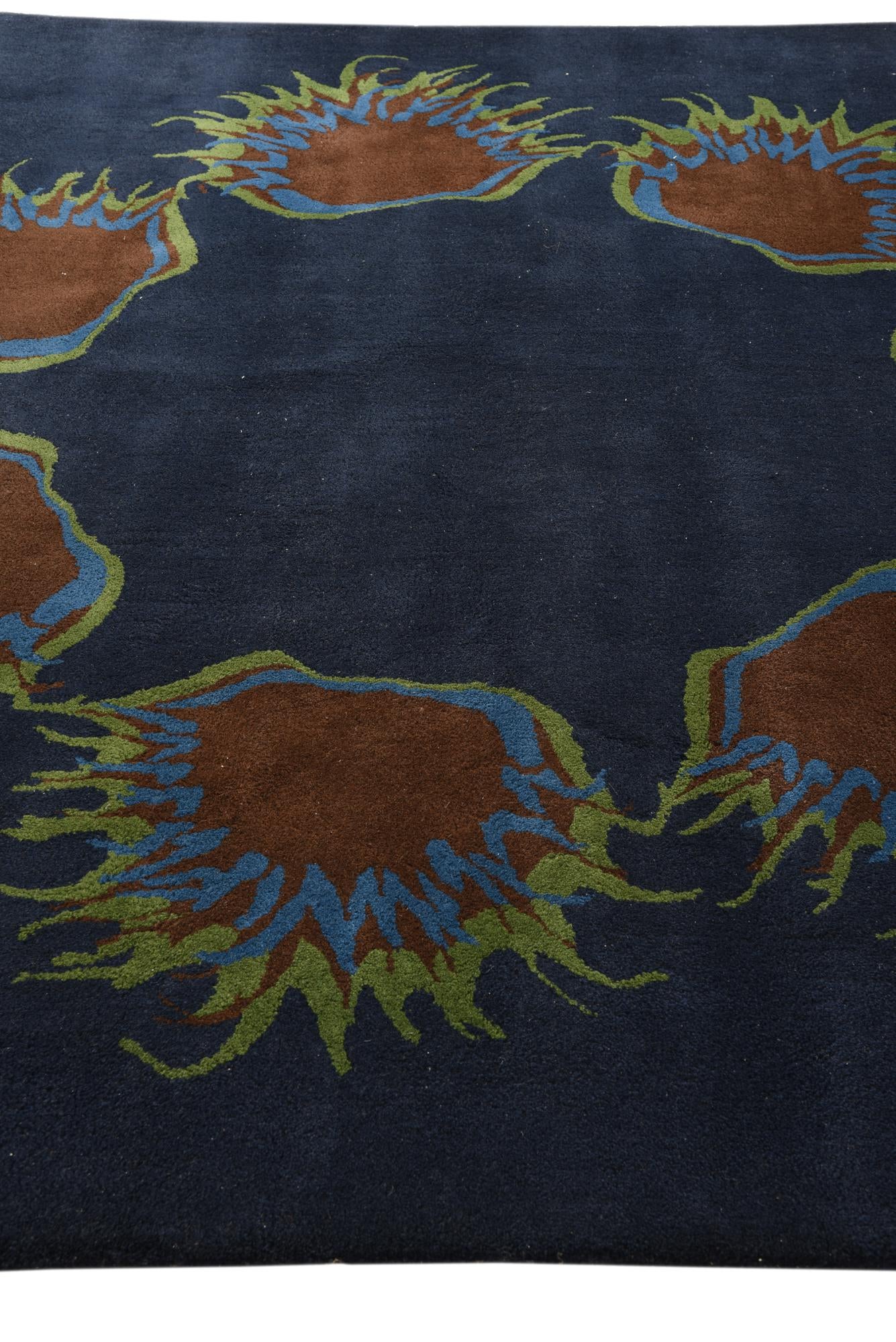 7' 6 x 7' 7 Luna Square Rug
