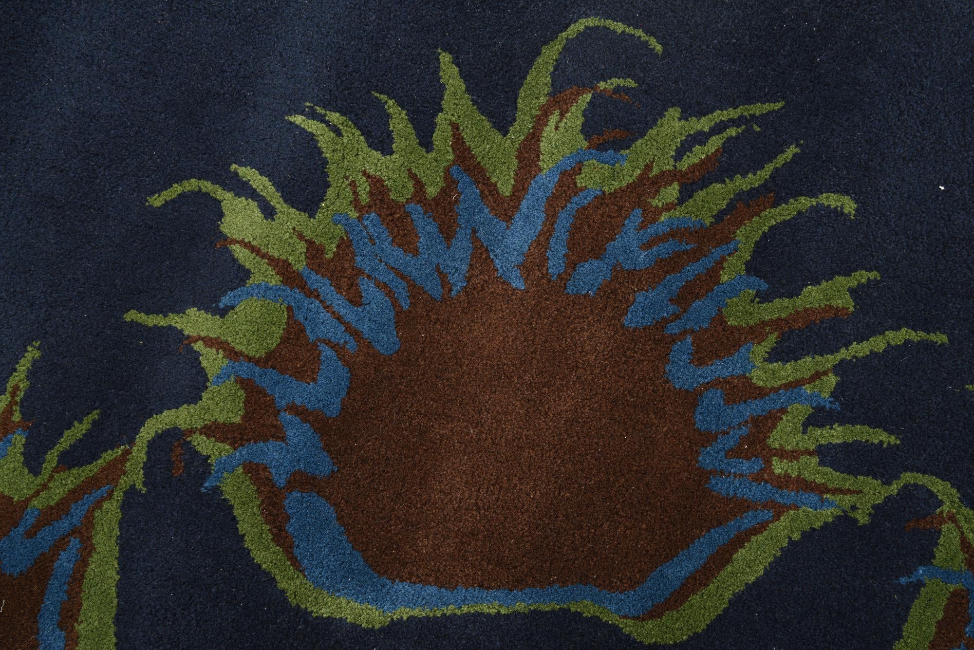 7' 6 x 7' 7 Luna Square Rug