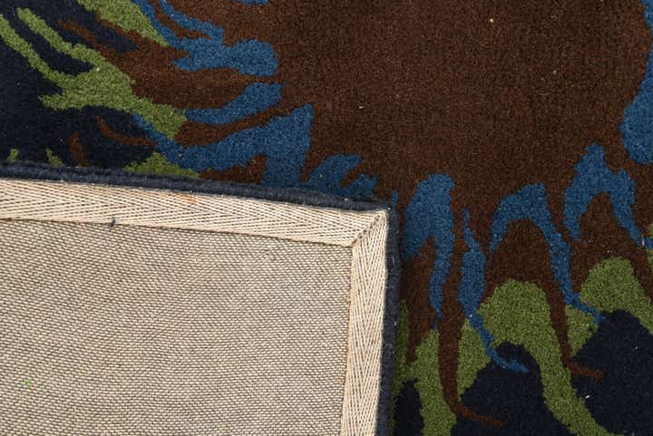 7' 5 x 7' 7 Luna Square Rug