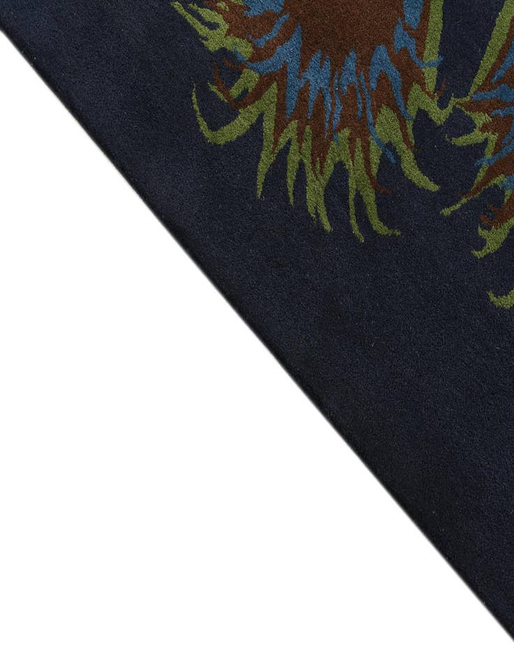 Detail image of 7' 7 x 7' 8 Luna Square Rug