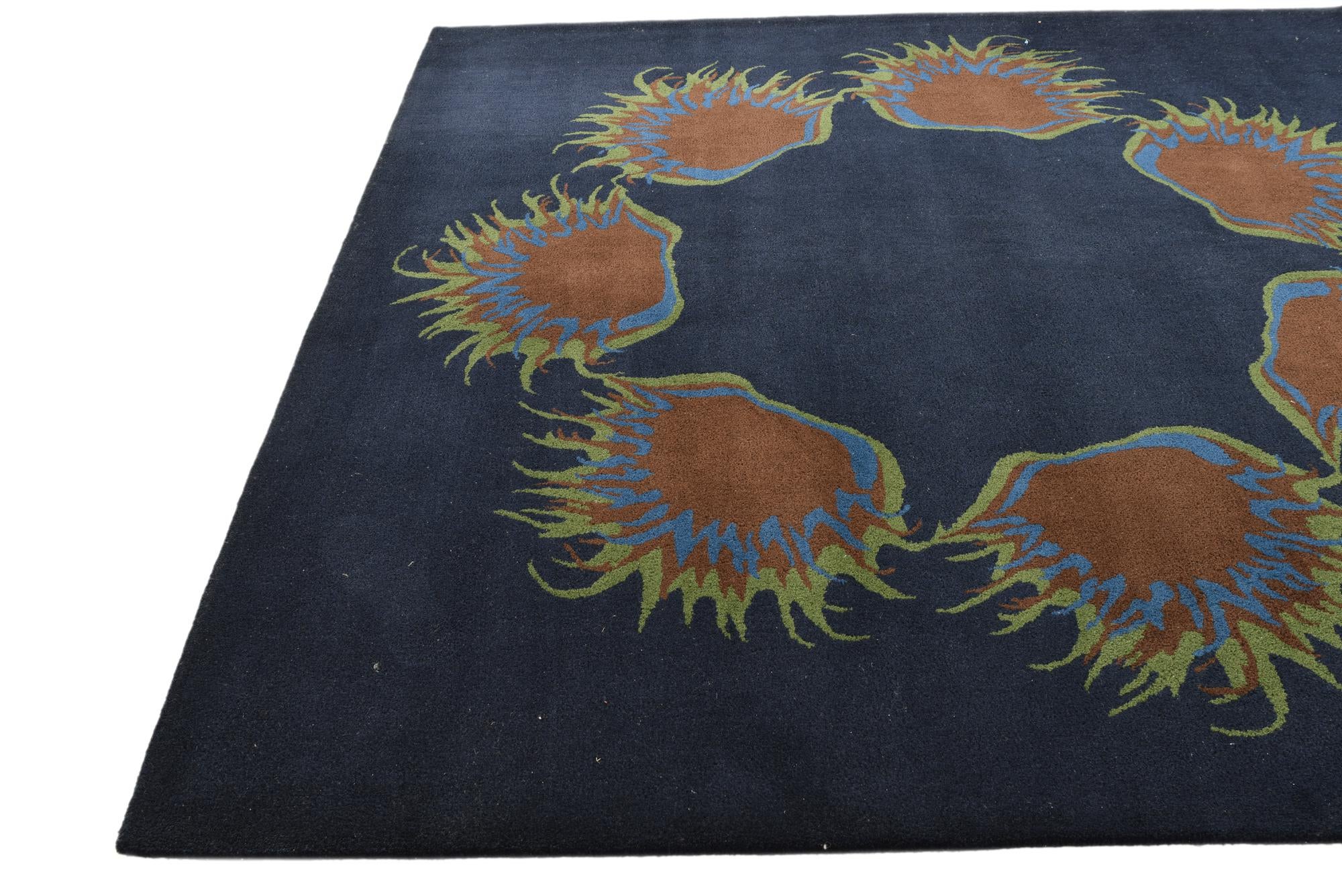 7' 6 x 7' 7 Luna Square Rug