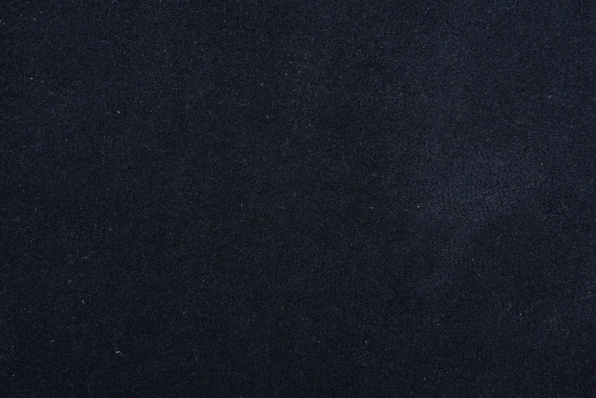 7' 6 x 7' 7 Luna Square Rug