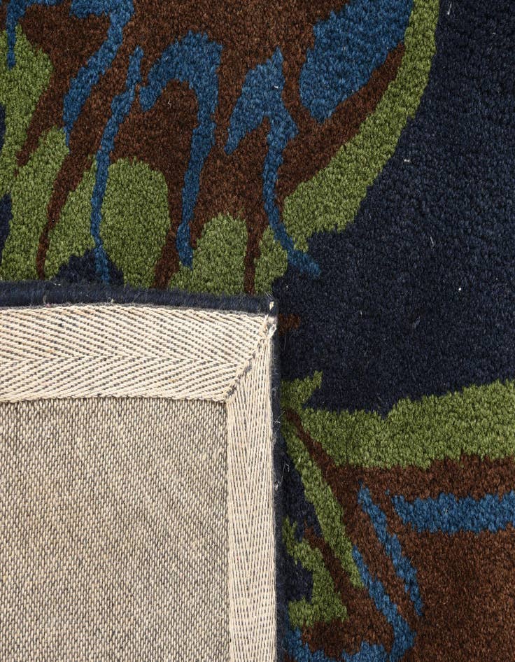 Detail image of 7' 6 x 7' 6 Luna Square Rug