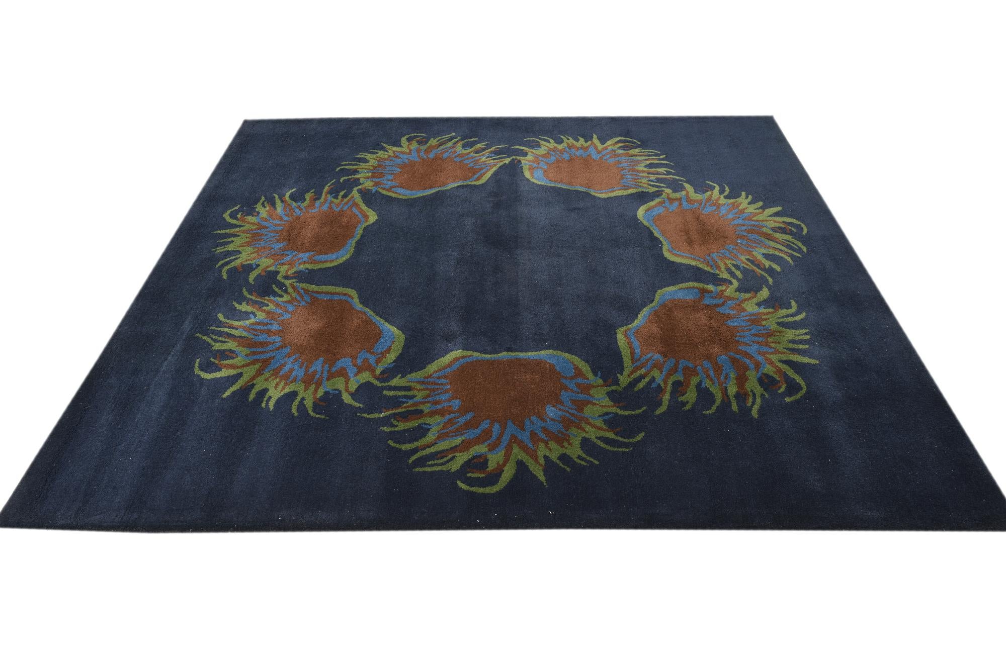 7' 6 x 7' 7 Luna Square Rug