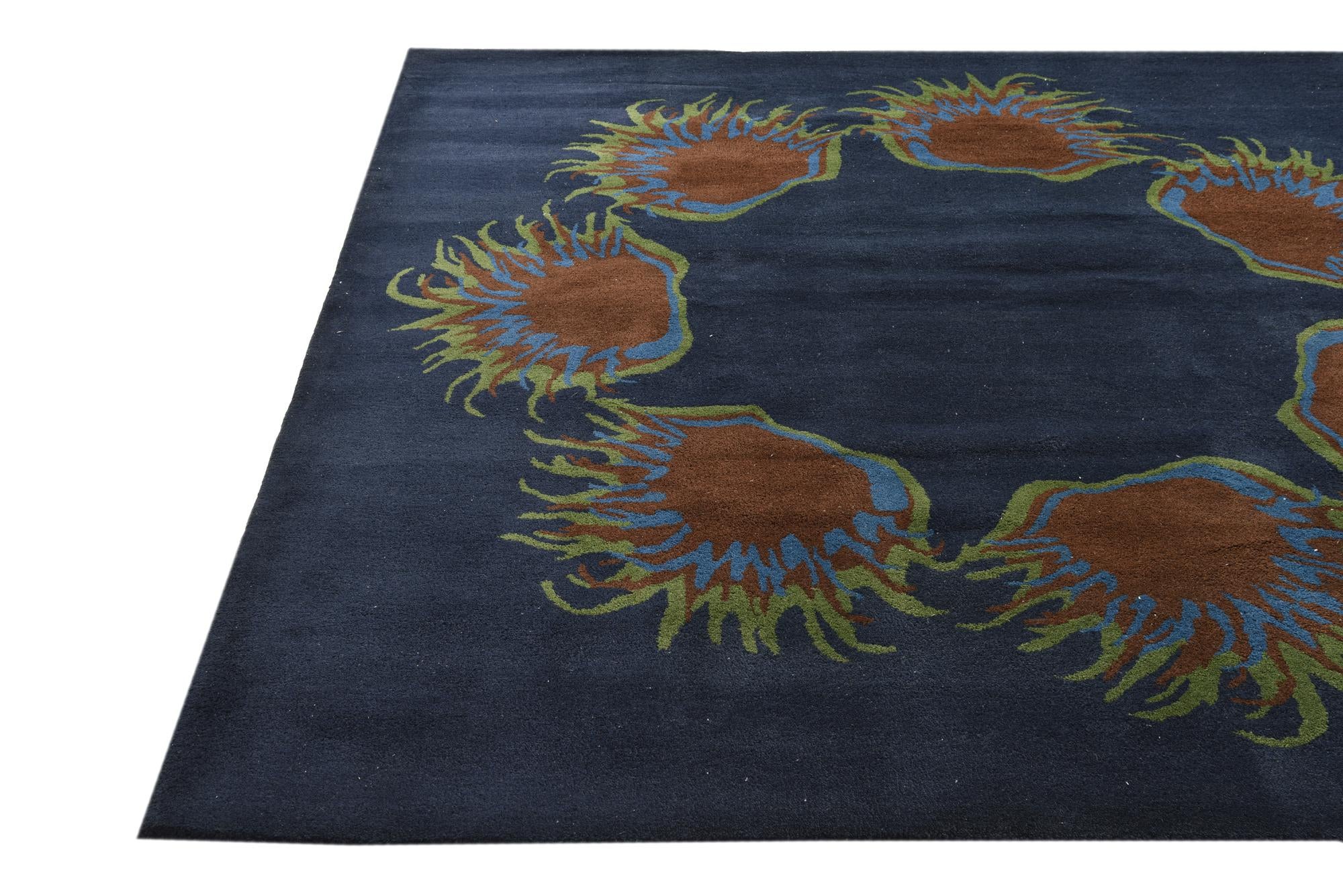 7' 6 x 7' 7 Luna Square Rug