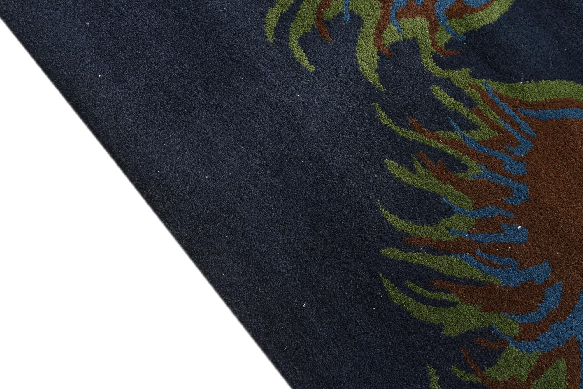 7' 6 x 7' 7 Luna Square Rug