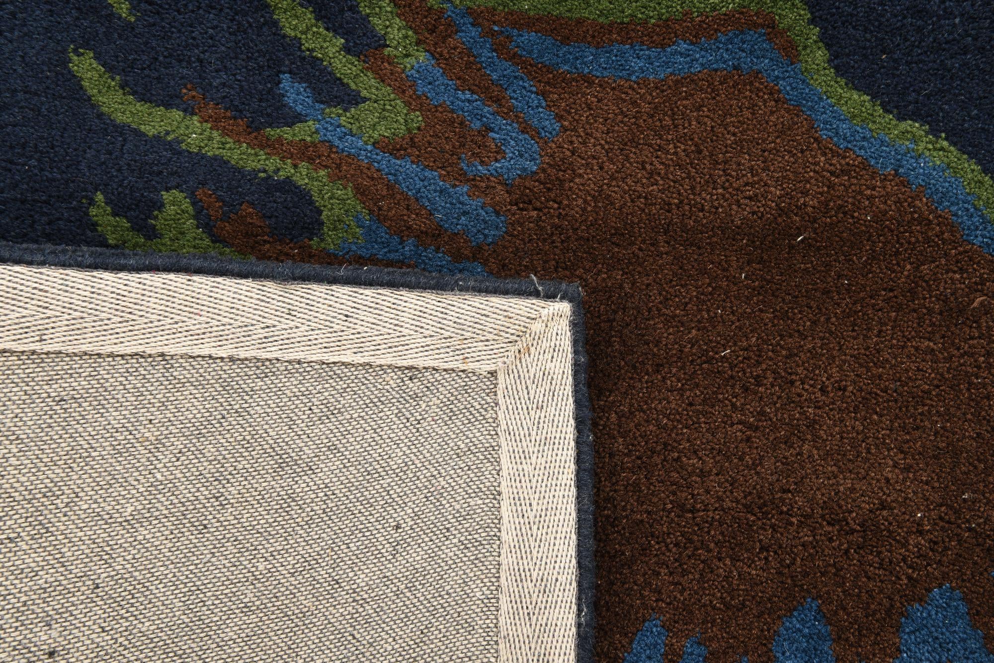 7' 6 x 7' 7 Luna Square Rug
