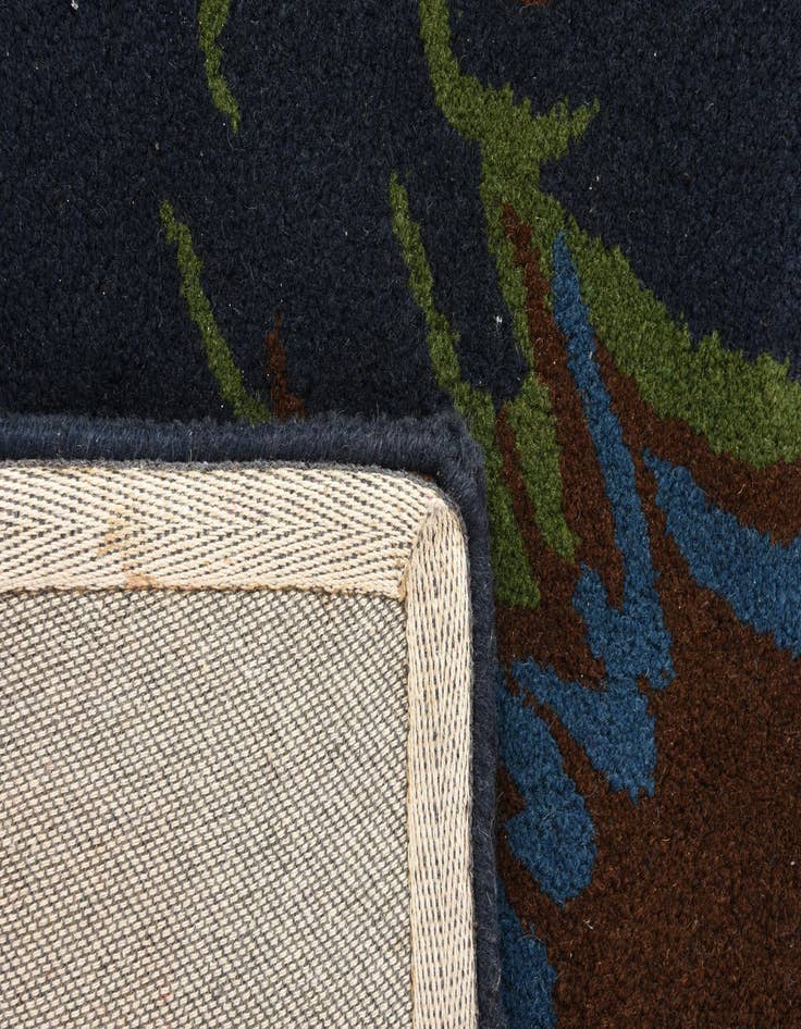 Detail image of 7' 6 x 7' 7 Luna Square Rug