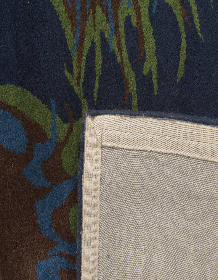 Detail image of 7' 6 x 7' 7 Luna Square Rug