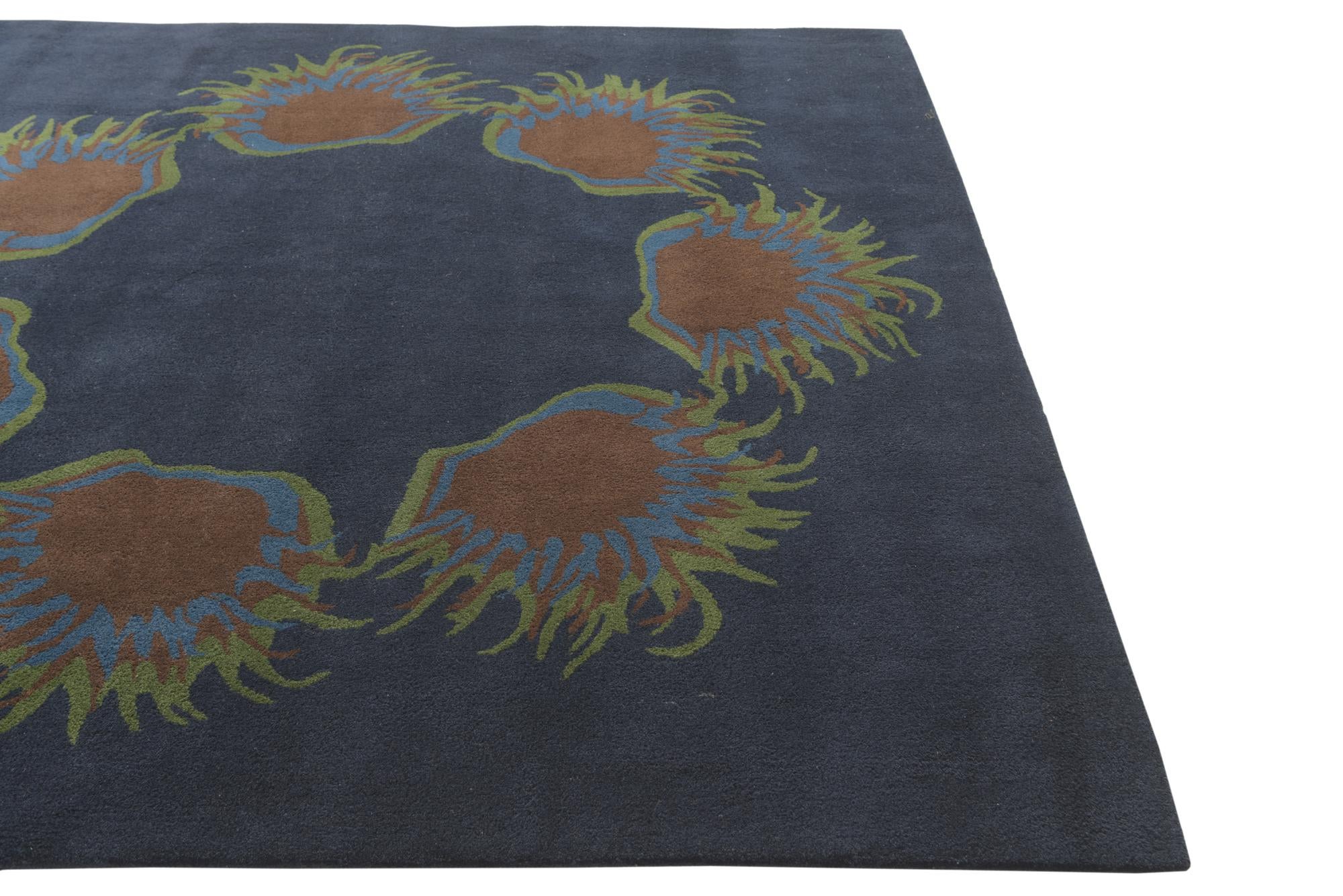 7' 6 x 7' 7 Luna Square Rug