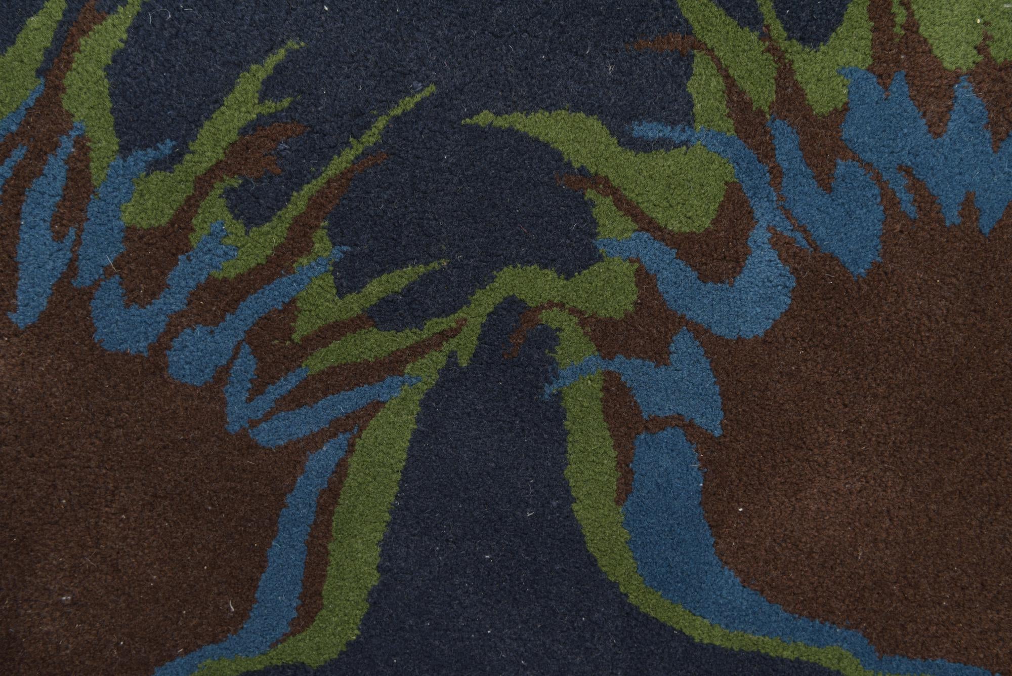 7' 5 x 7' 6 Luna Square Rug