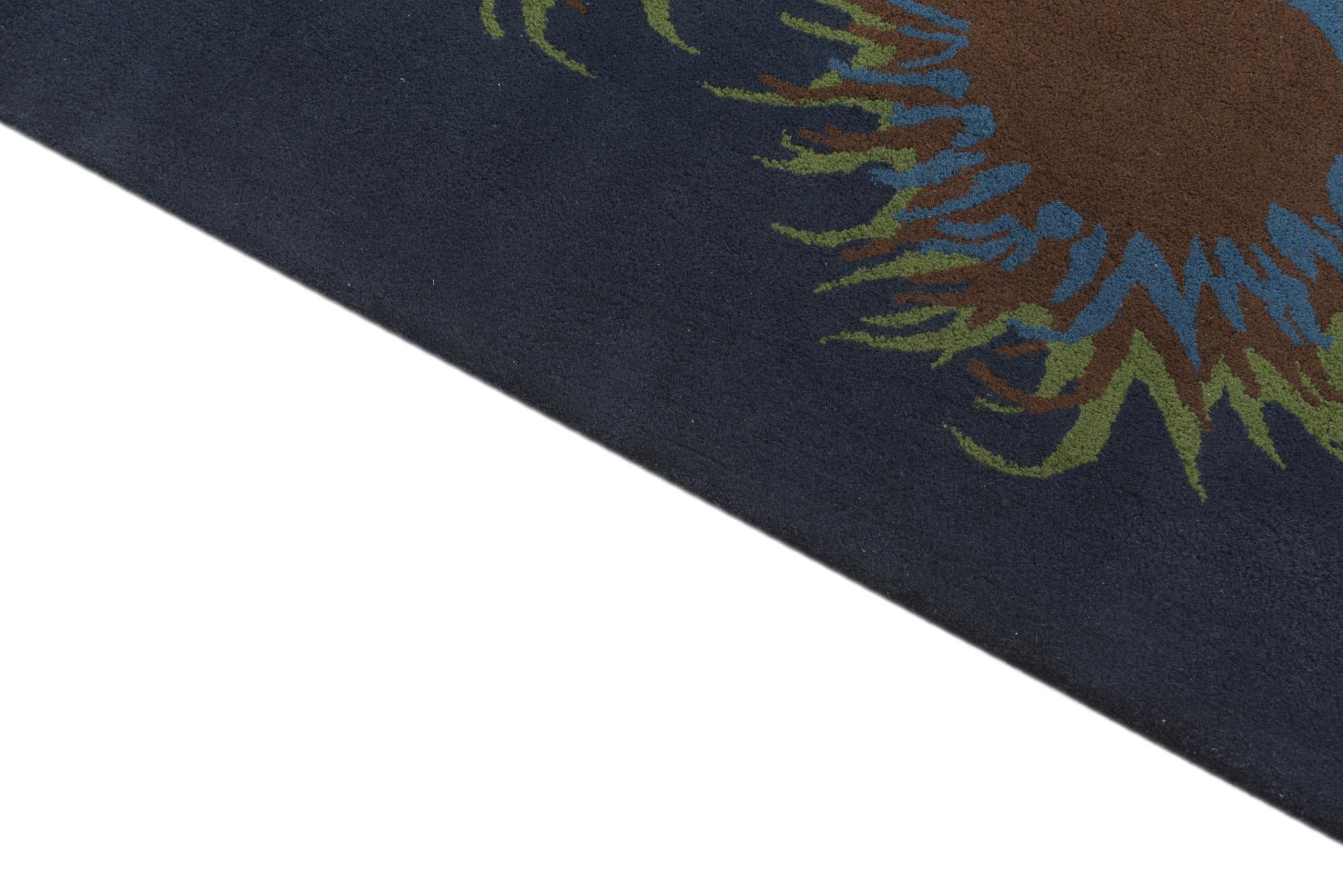 7' 5 x 7' 7 Luna Square Rug