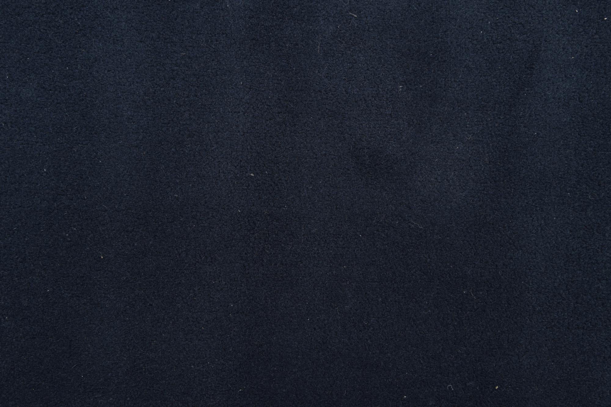 7' 5 x 7' 7 Luna Square Rug
