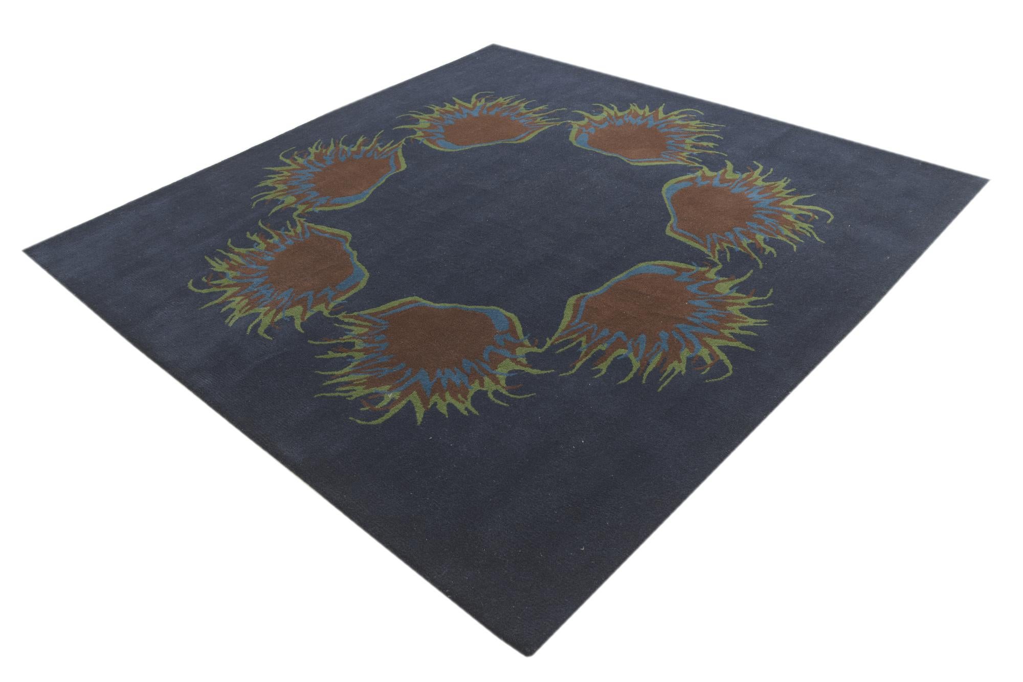 7' 6 x 7' 7 Luna Square Rug