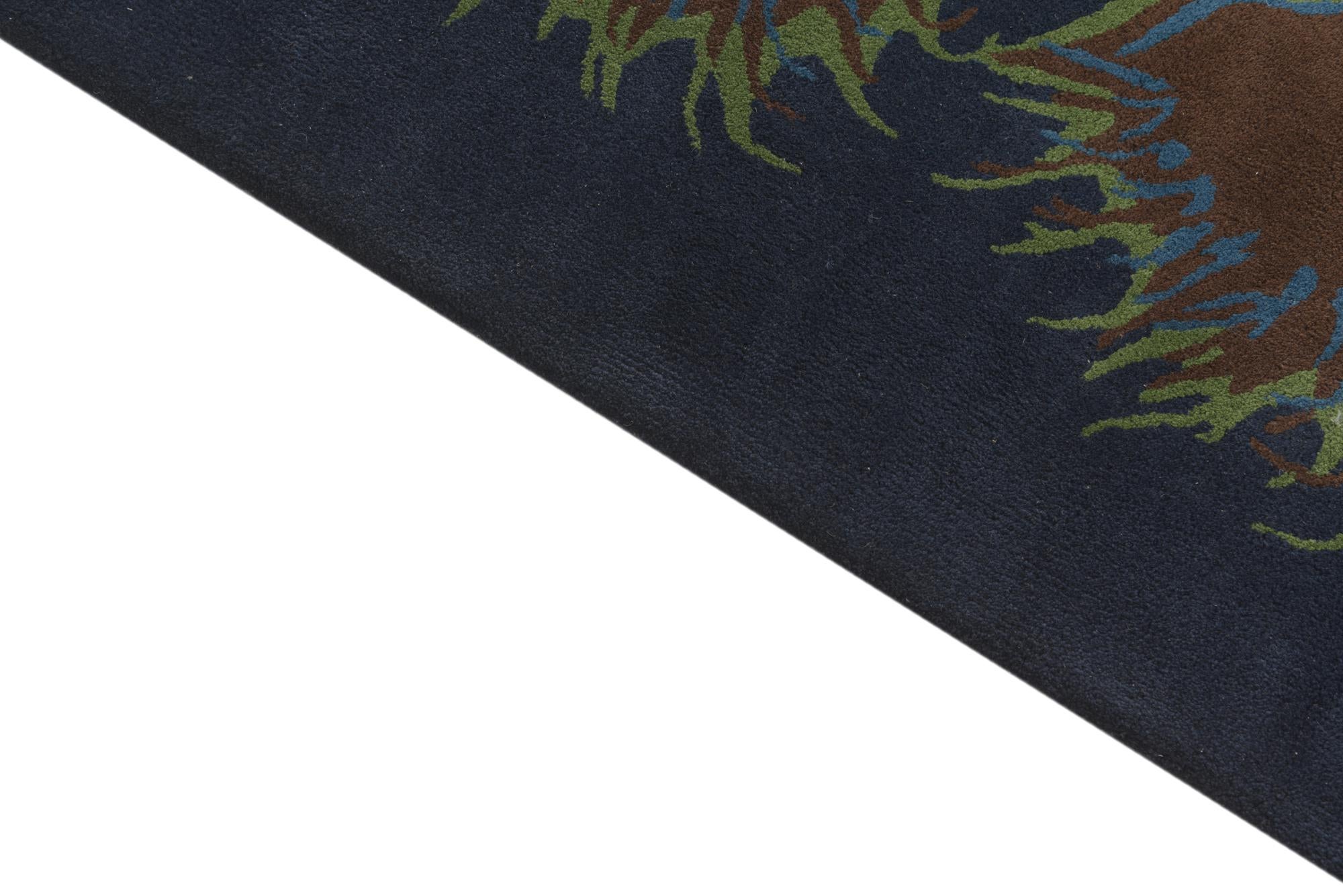 7' 6 x 7' 7 Luna Square Rug