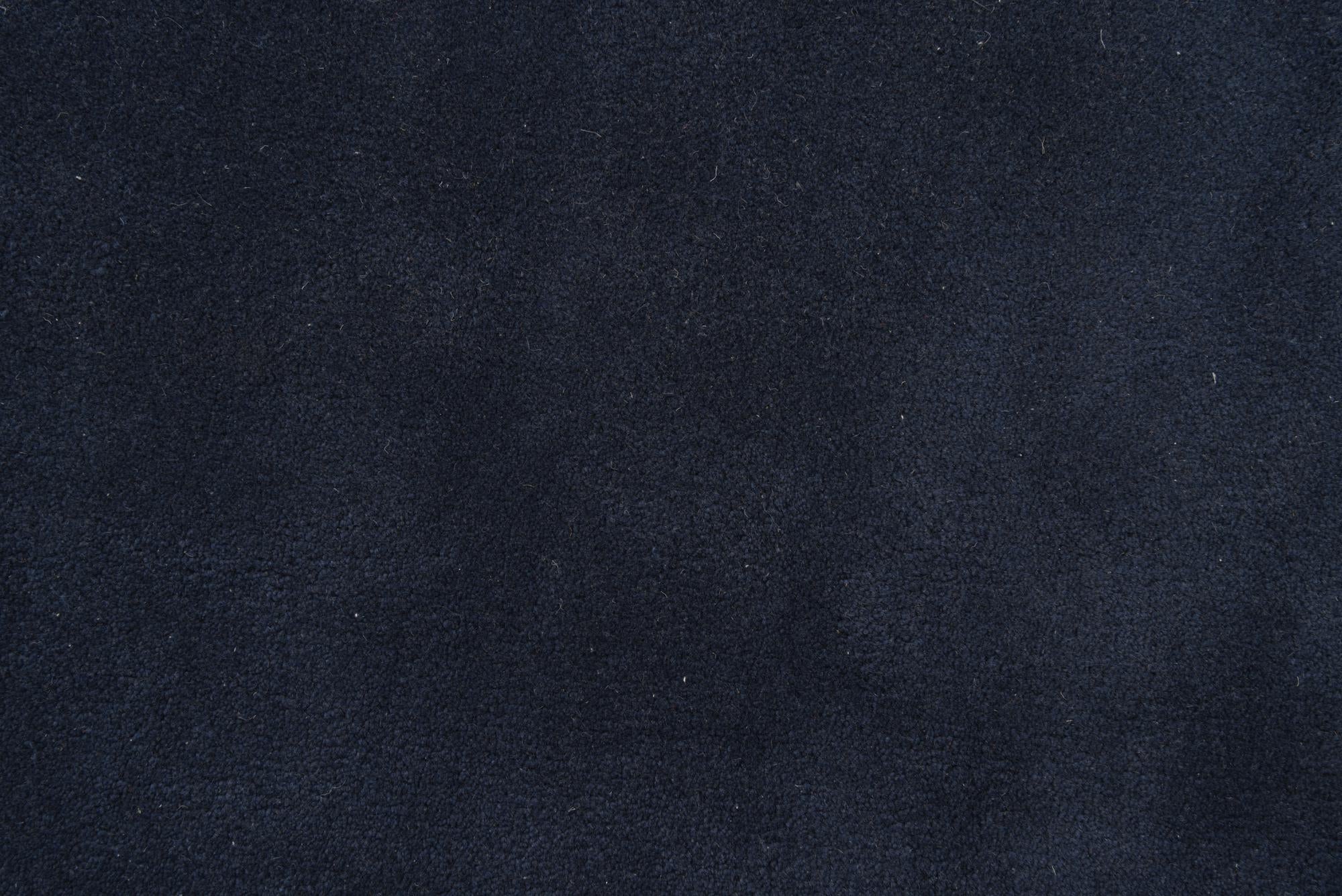 7' 6 x 7' 7 Luna Square Rug