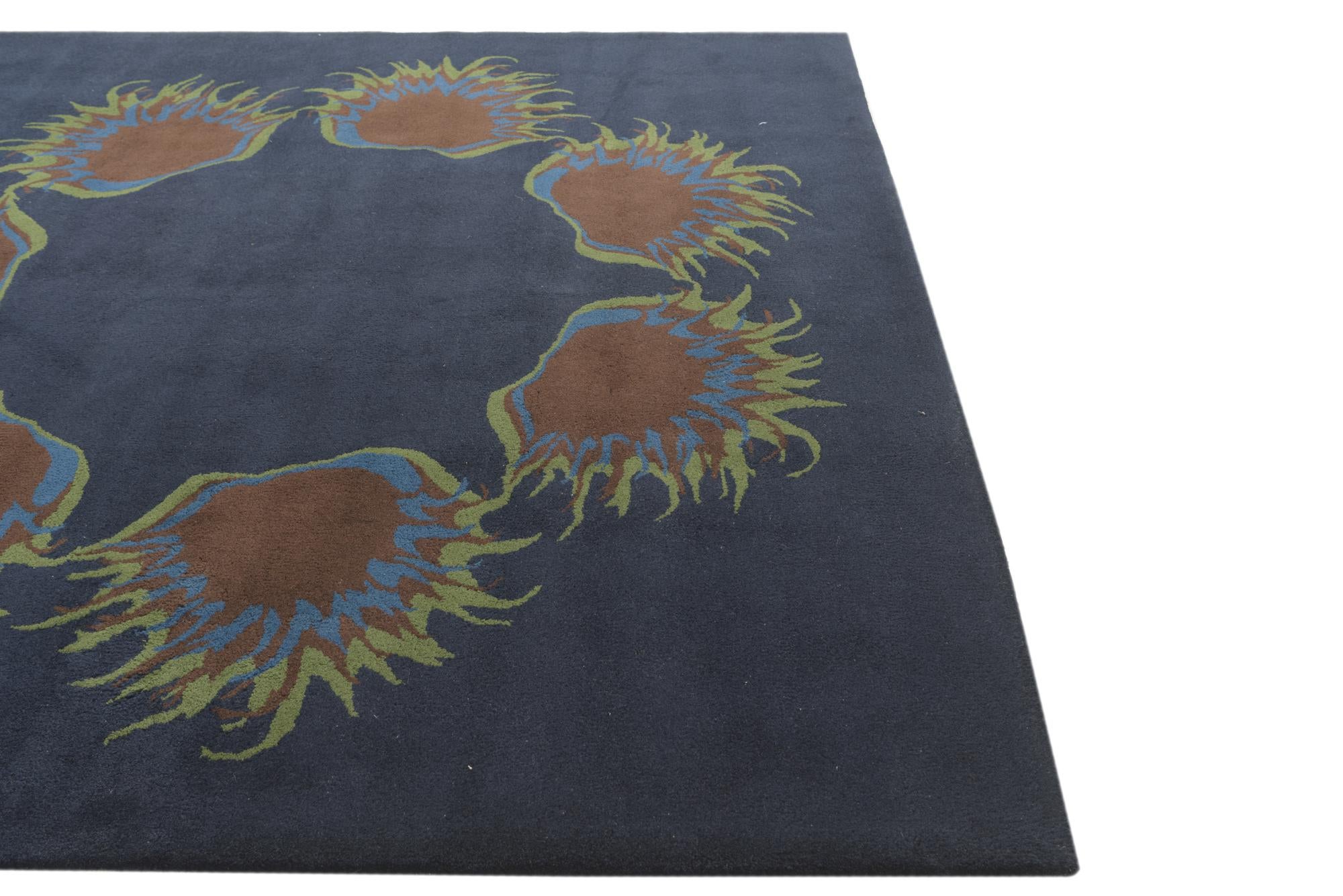 7' 6 x 7' 7 Luna Square Rug