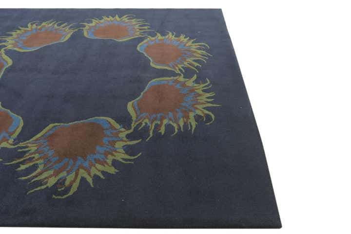 7' 6 x 7' 7 Luna Square Rug