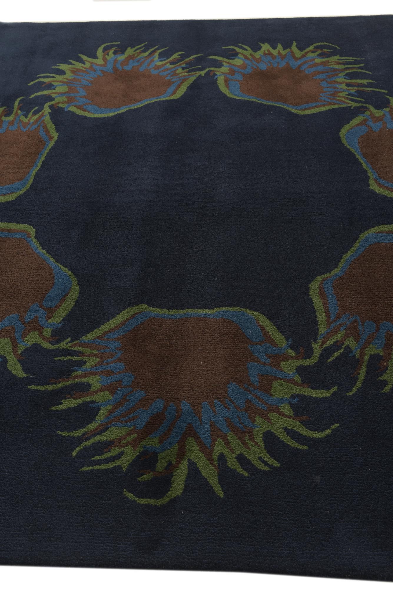 7' 6 x 7' 7 Luna Square Rug