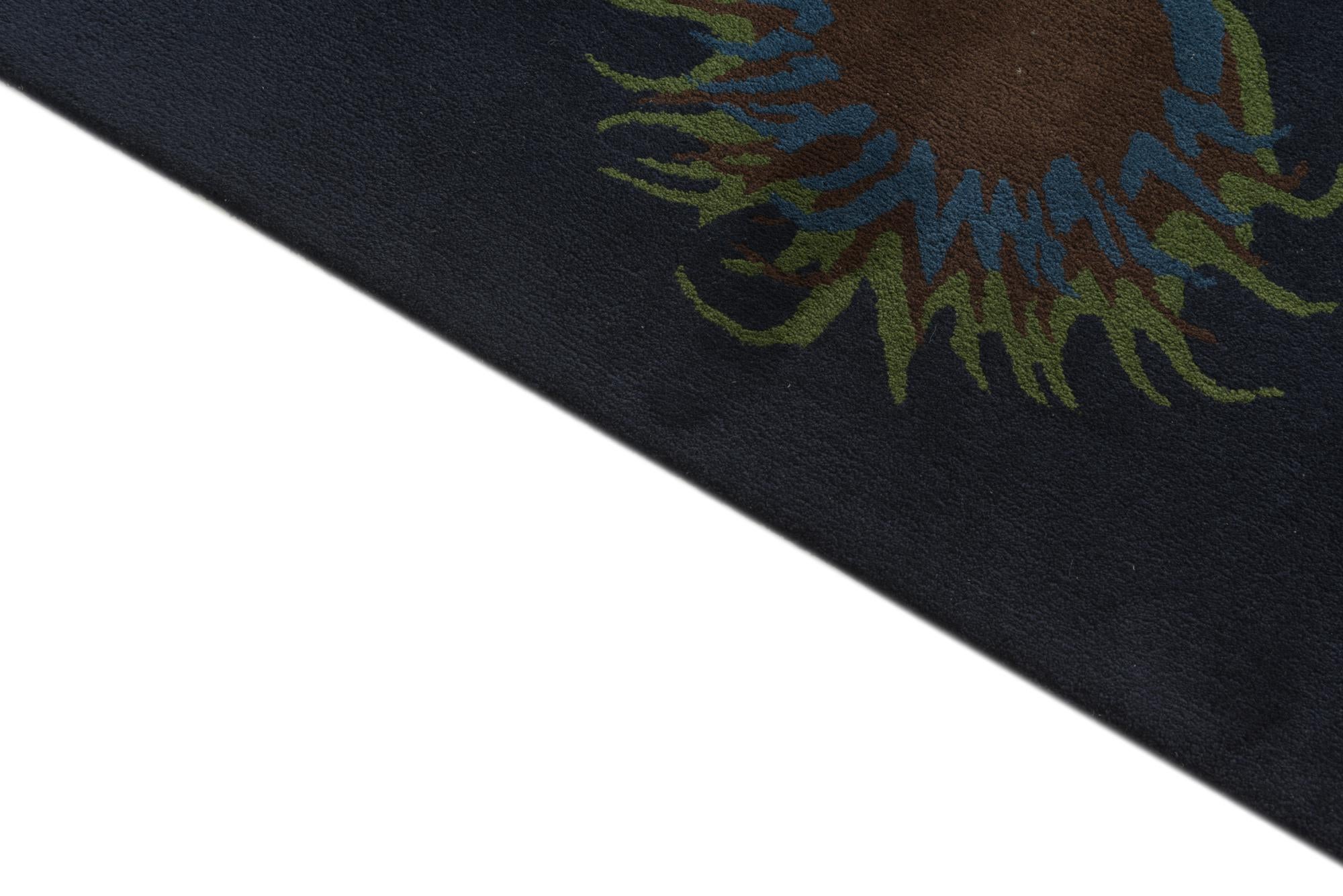 7' 6 x 7' 7 Luna Square Rug