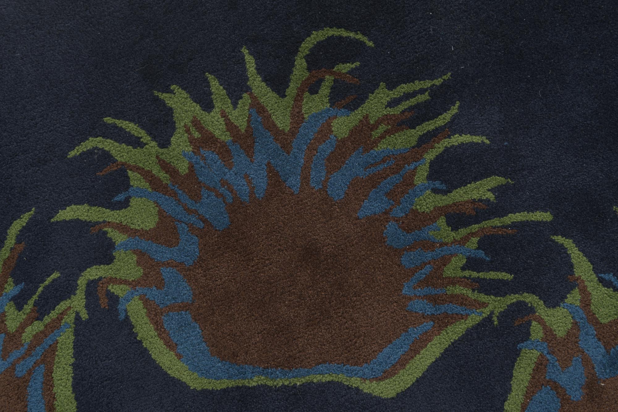 7' 6 x 7' 7 Luna Square Rug