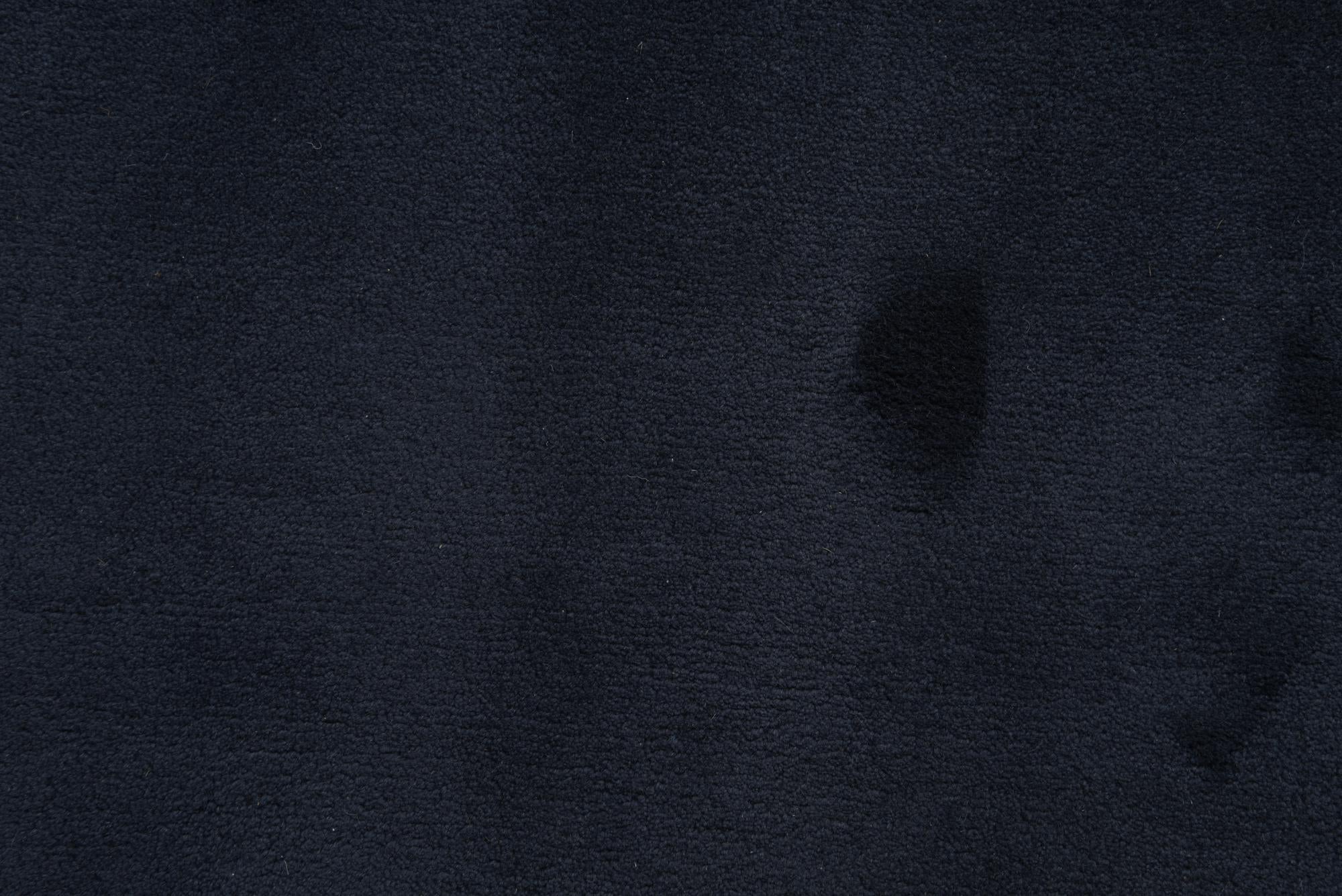 7' 6 x 7' 7 Luna Square Rug