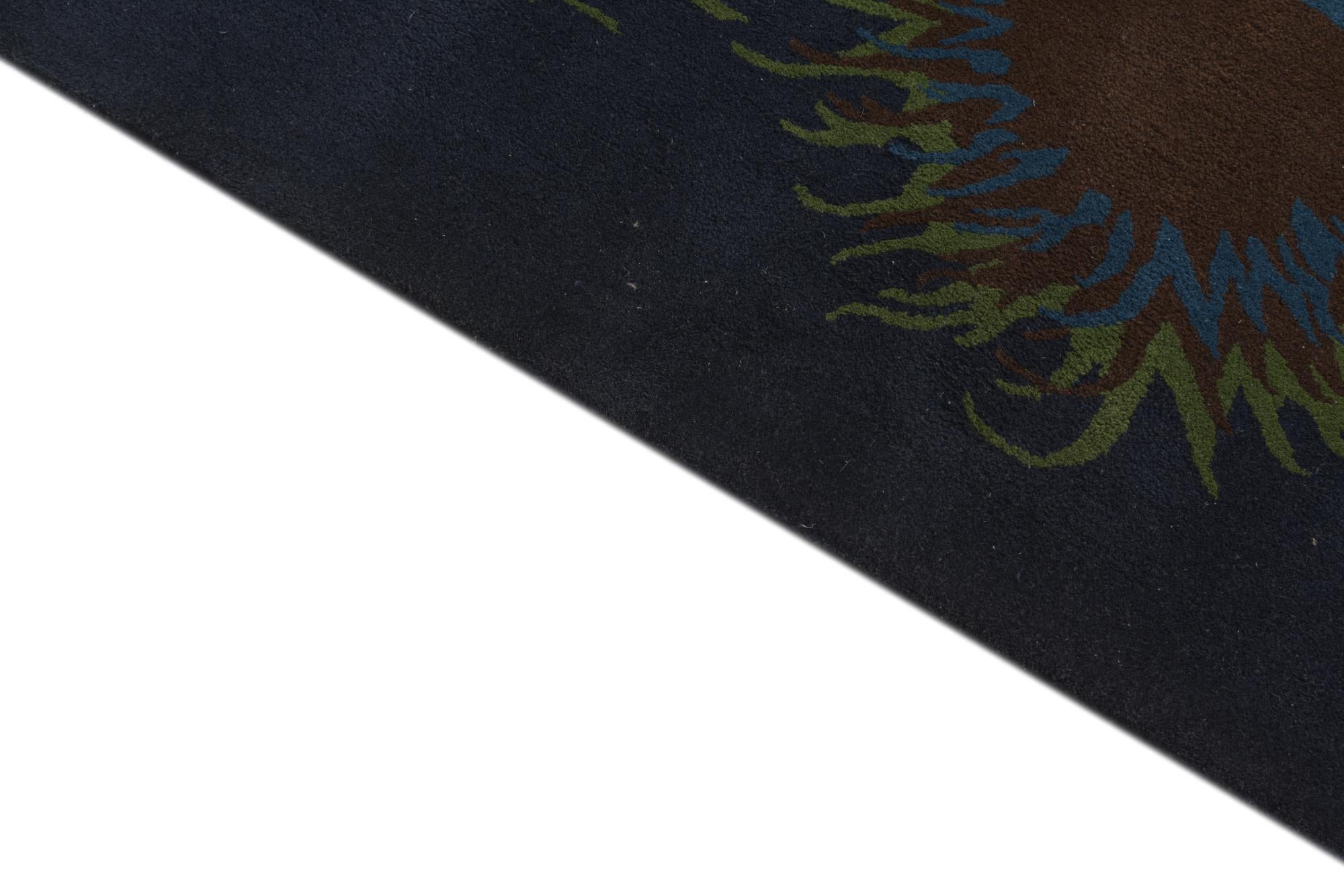 7' 6 x 7' 7 Luna Square Rug