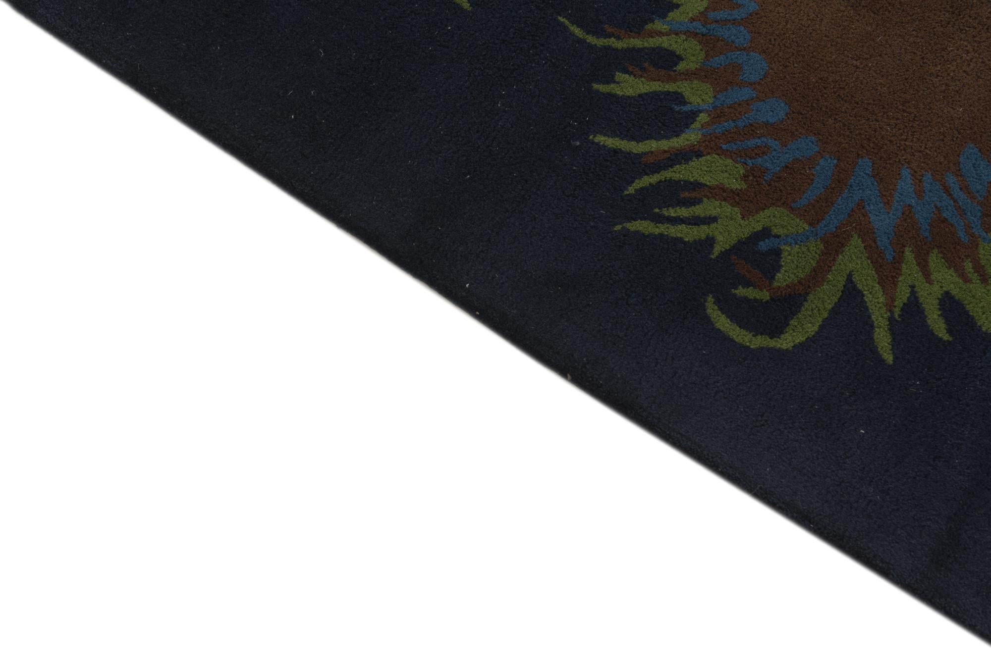 7' 5 x 7' 6 Luna Square Rug