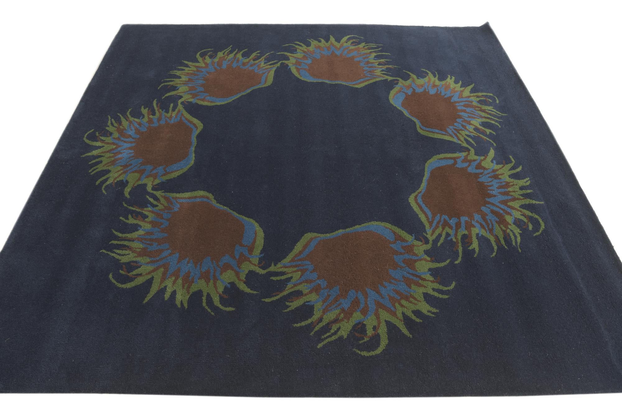 7' 6 x 7' 7 Luna Square Rug