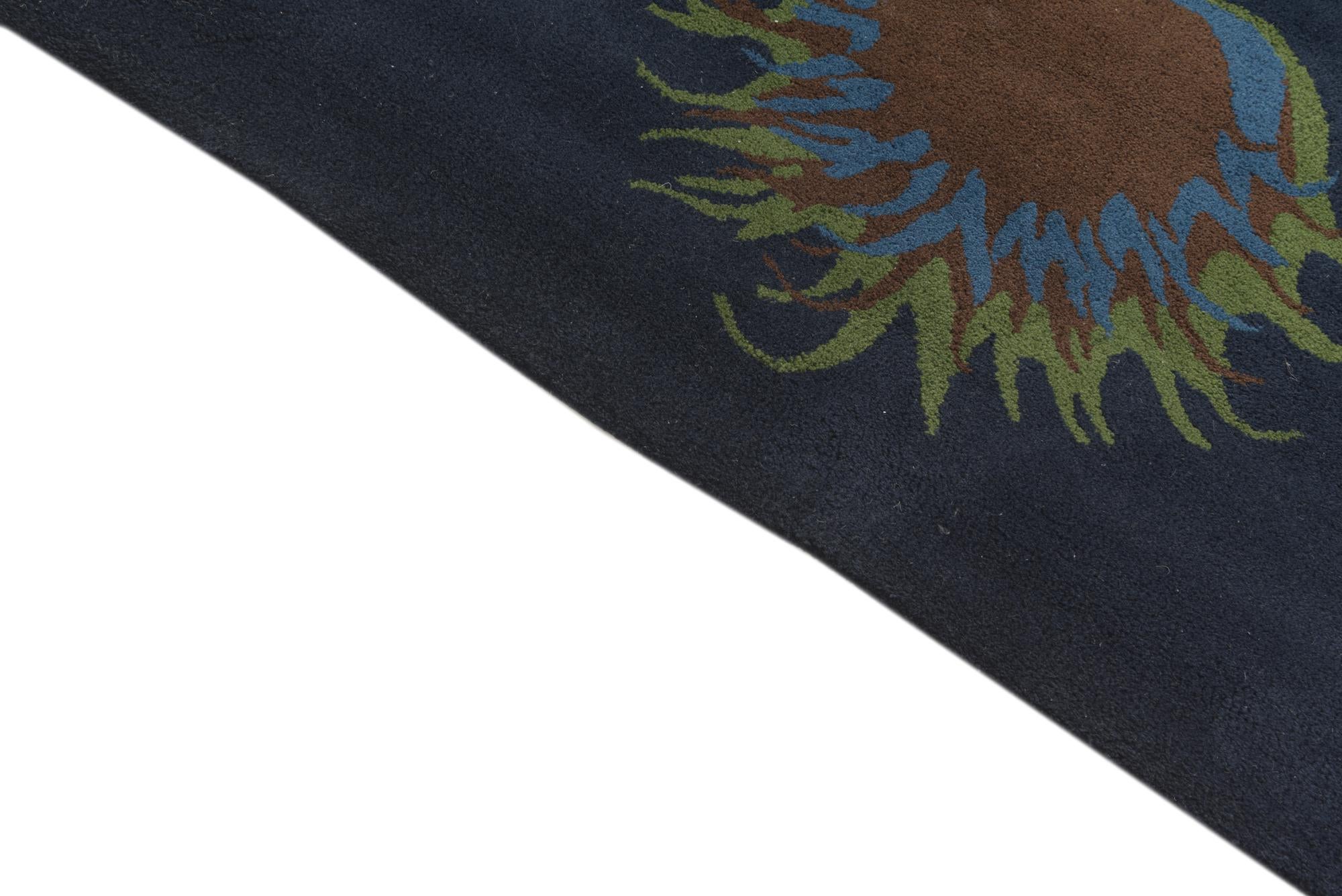 7' 6 x 7' 7 Luna Square Rug