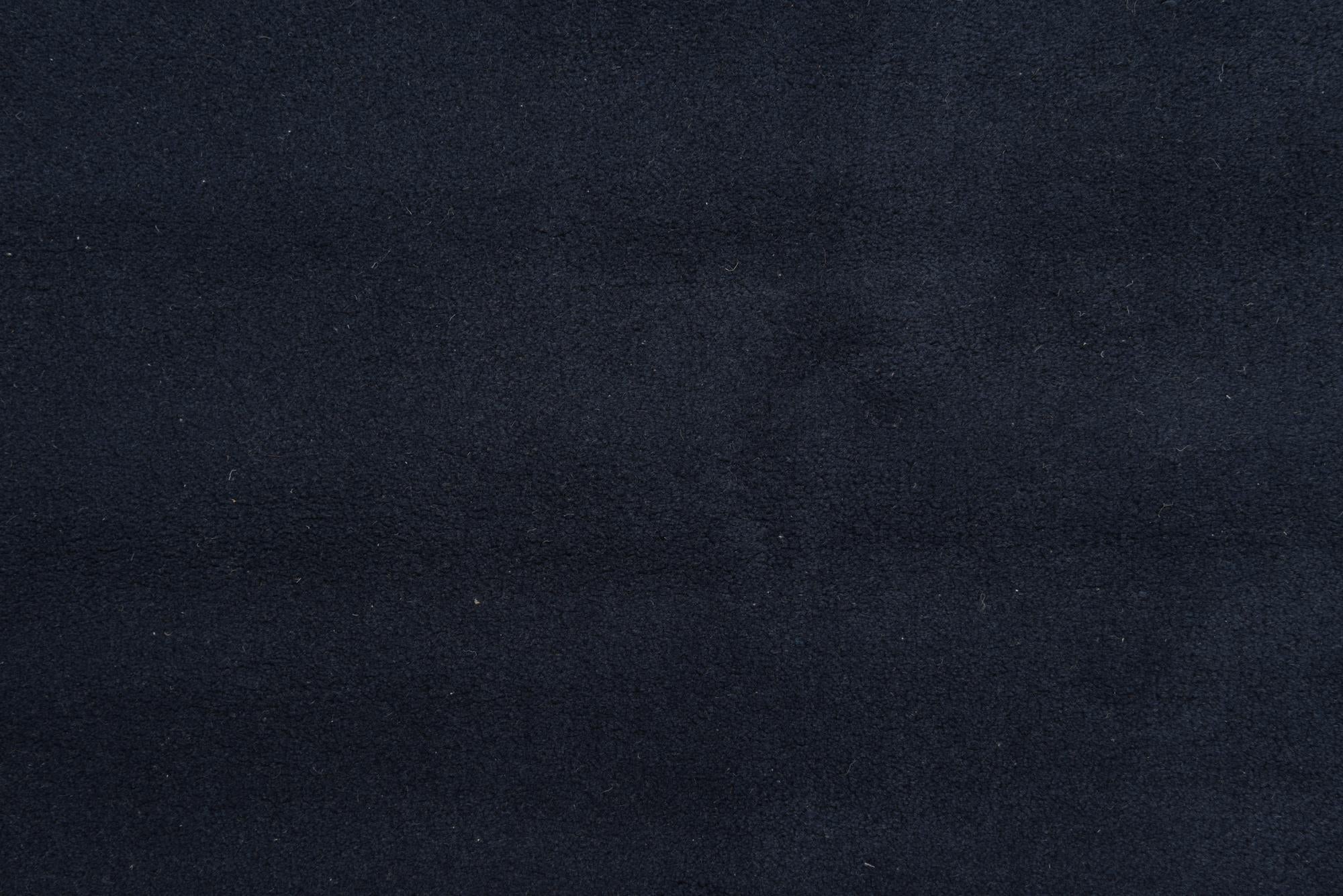 7' 6 x 7' 7 Luna Square Rug