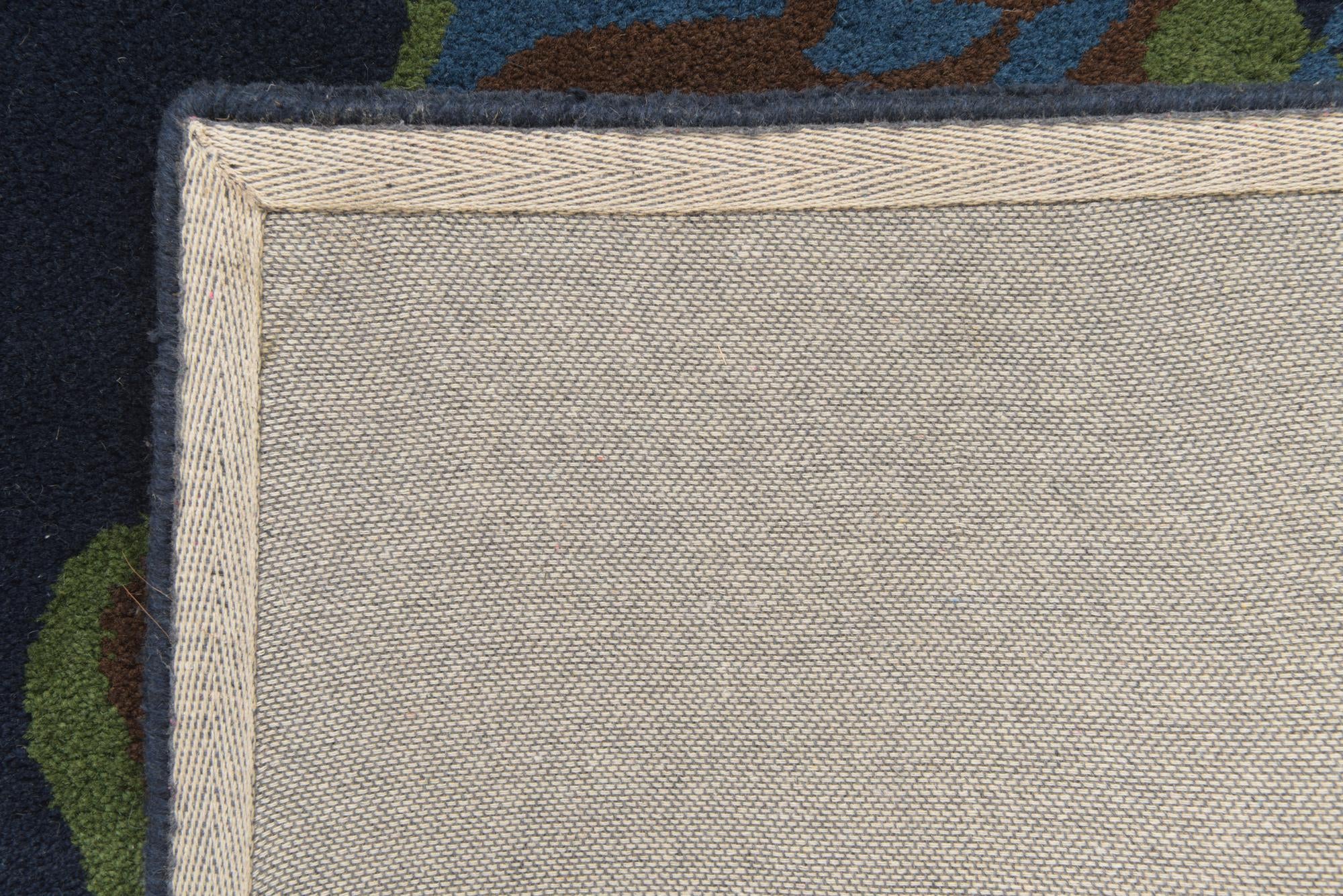 7' 6 x 7' 7 Luna Square Rug