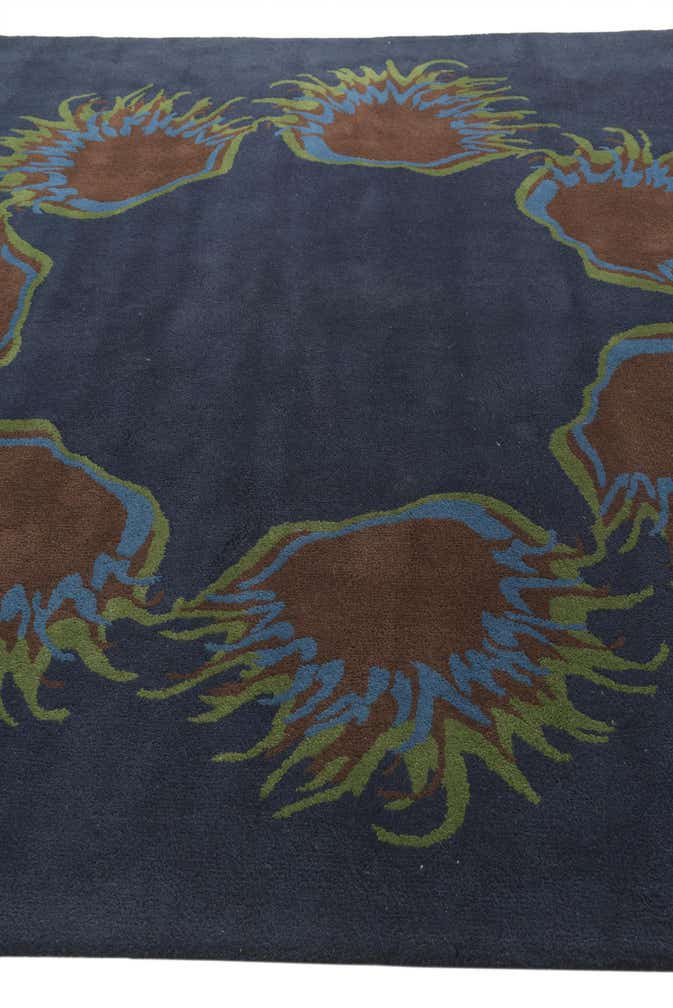 7' 6 x 7' 7 Luna Square Rug