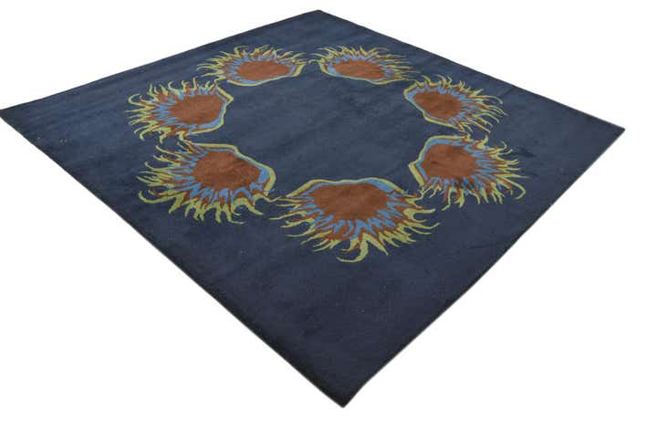 7' 6 x 7' 7 Luna Square Rug