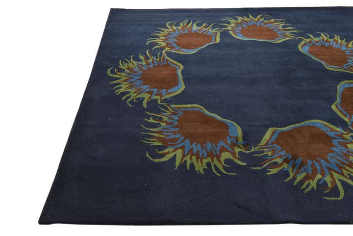7' 6 x 7' 7 Luna Square Rug